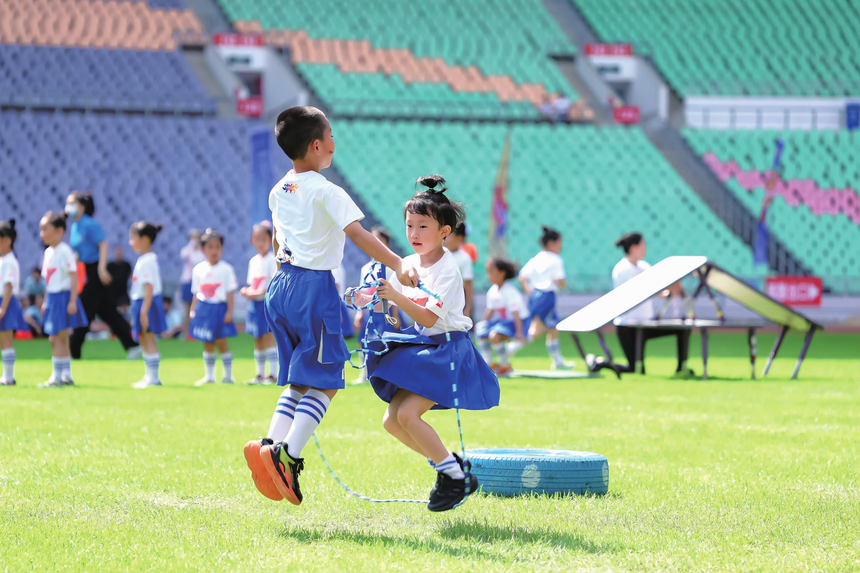 杰曼妙传 周琦空切暴扣得手