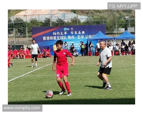 2009 选秀之星：斯蒂芬·斯特拉斯堡以状元秀身分签约国民，签约金打破纪录